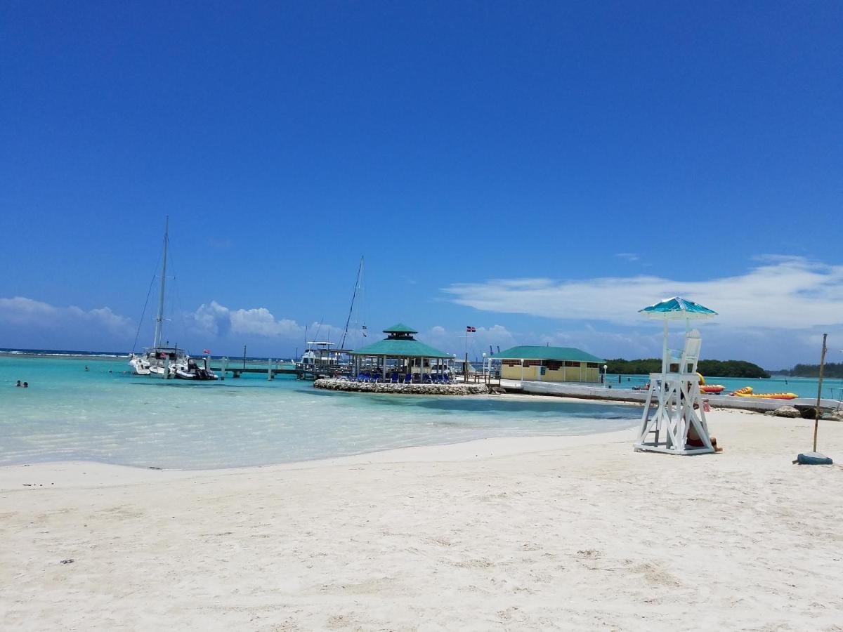 Las Palmeras Riki R Boca Chica Exteriör bild